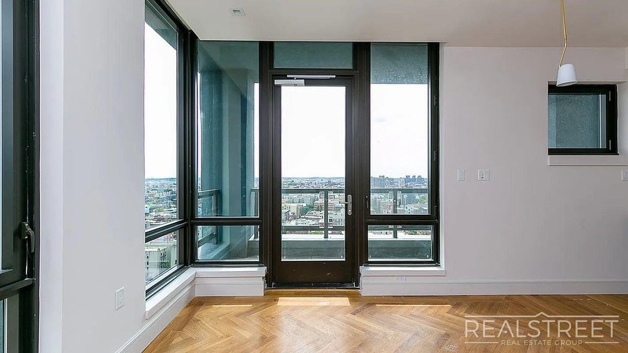 321 Wythe Ave #1701 - Photo 4 of 20