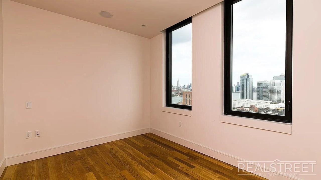 321 Wythe Ave #1701 - Photo 5 of 20