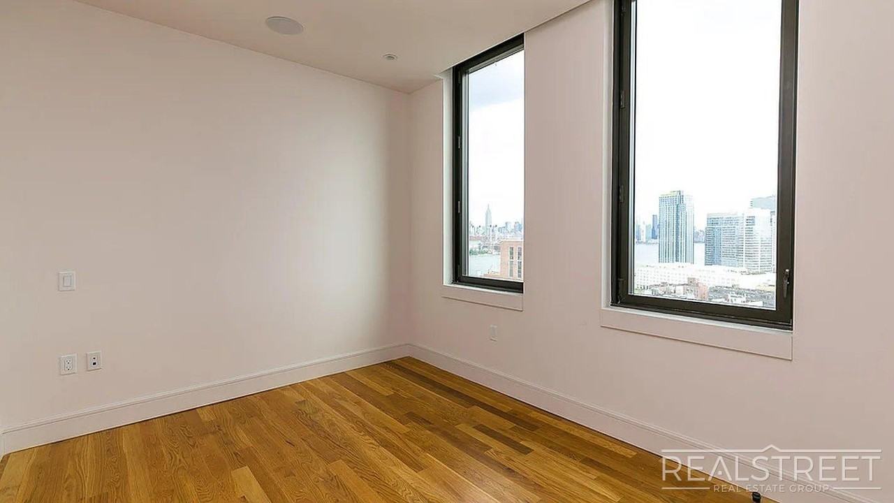 321 Wythe Ave #1701 - Photo 6 of 20