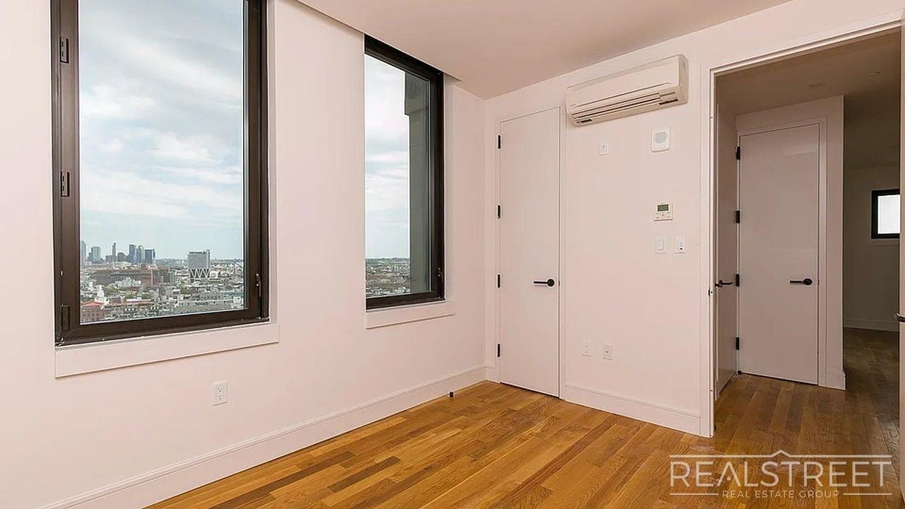 321 Wythe Ave #1701 - Photo 7 of 20