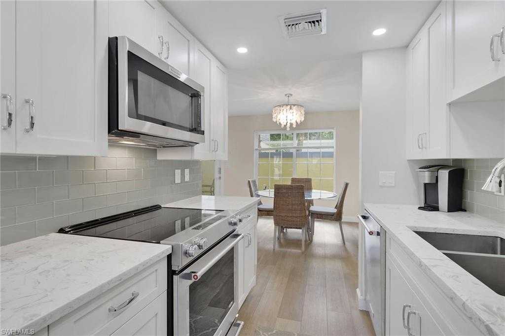 230 3rd Ave S #4 - Photo 4 of 22