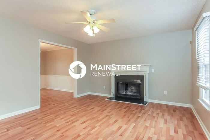 828 Penncross Dr - Photo 4 of 17