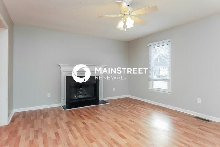 828 Penncross Dr - Photo 5 of 17