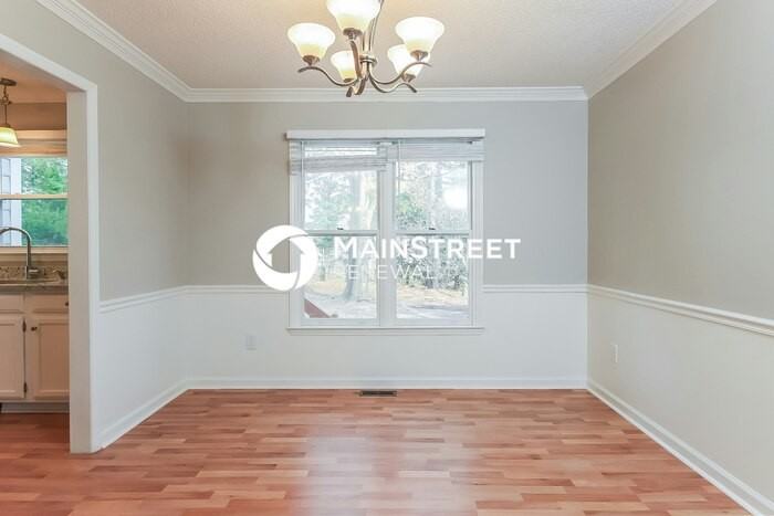828 Penncross Dr - Photo 7 of 17