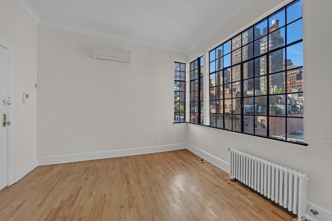 127 E 69th St #PH - Photo 2 of 11