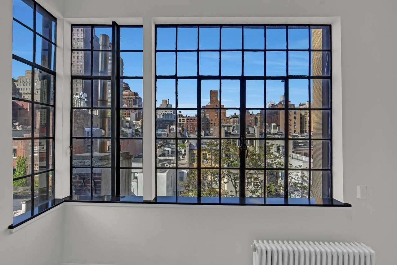127 E 69th St #PH - Photo 3 of 11
