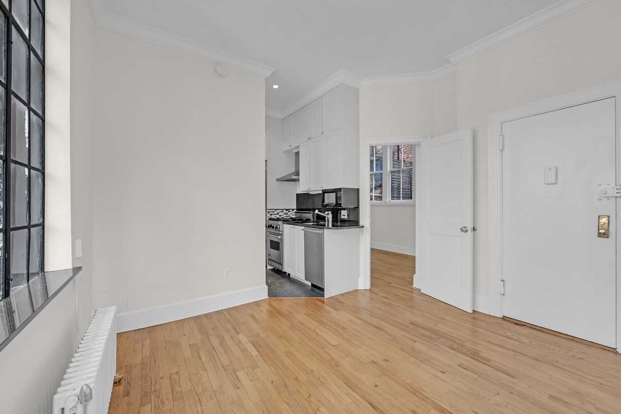 127 E 69th St #PH - Photo 6 of 11