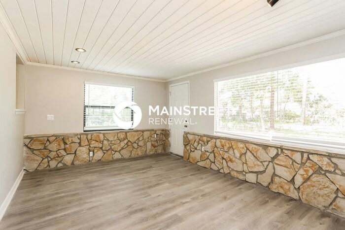 7027 Berrywood Ln - Photo 7 of 16