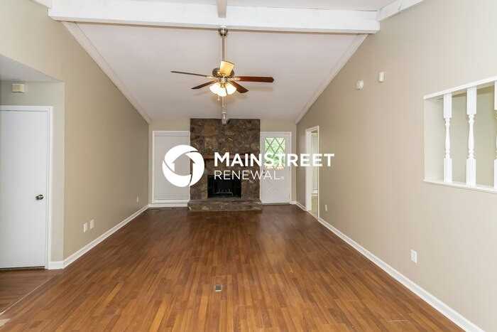 340 40th Ave Ne - Photo 2 of 15