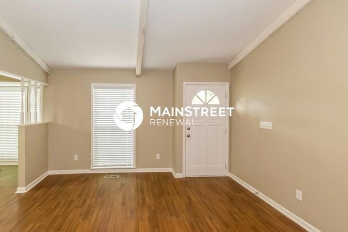 340 40th Ave Ne - Photo 3 of 15