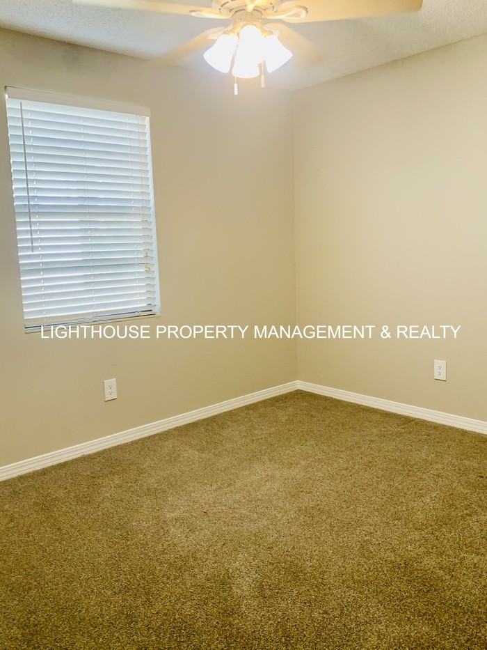 466 Crabapple Ct #D - Photo 3 of 16
