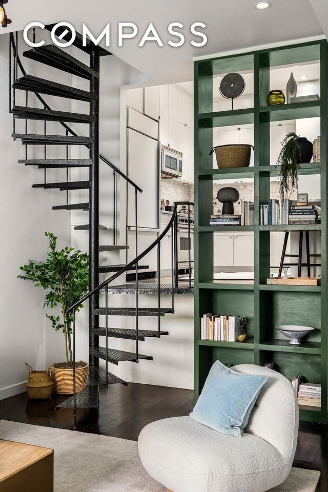 8 Charles Ln #C - Photo 6 of 18