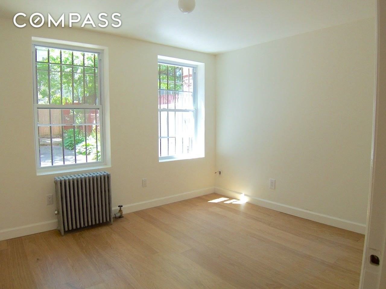 554 Decatur St #1 - Photo 3 of 7