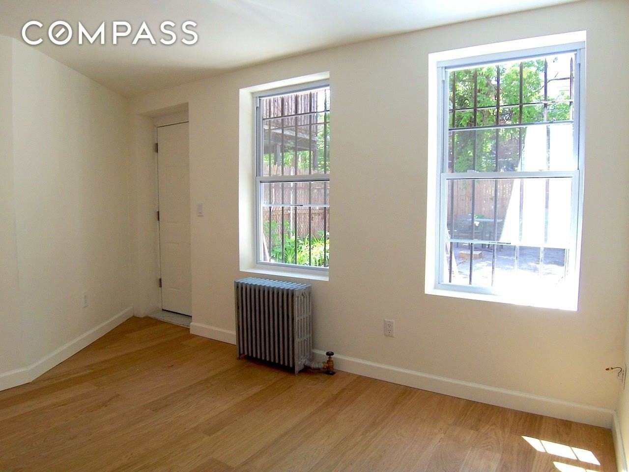 554 Decatur St #1 - Photo 4 of 7