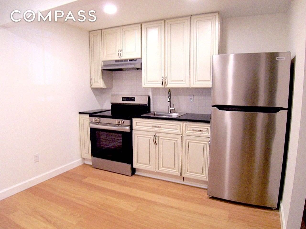 554 Decatur St #1 - Photo 5 of 7