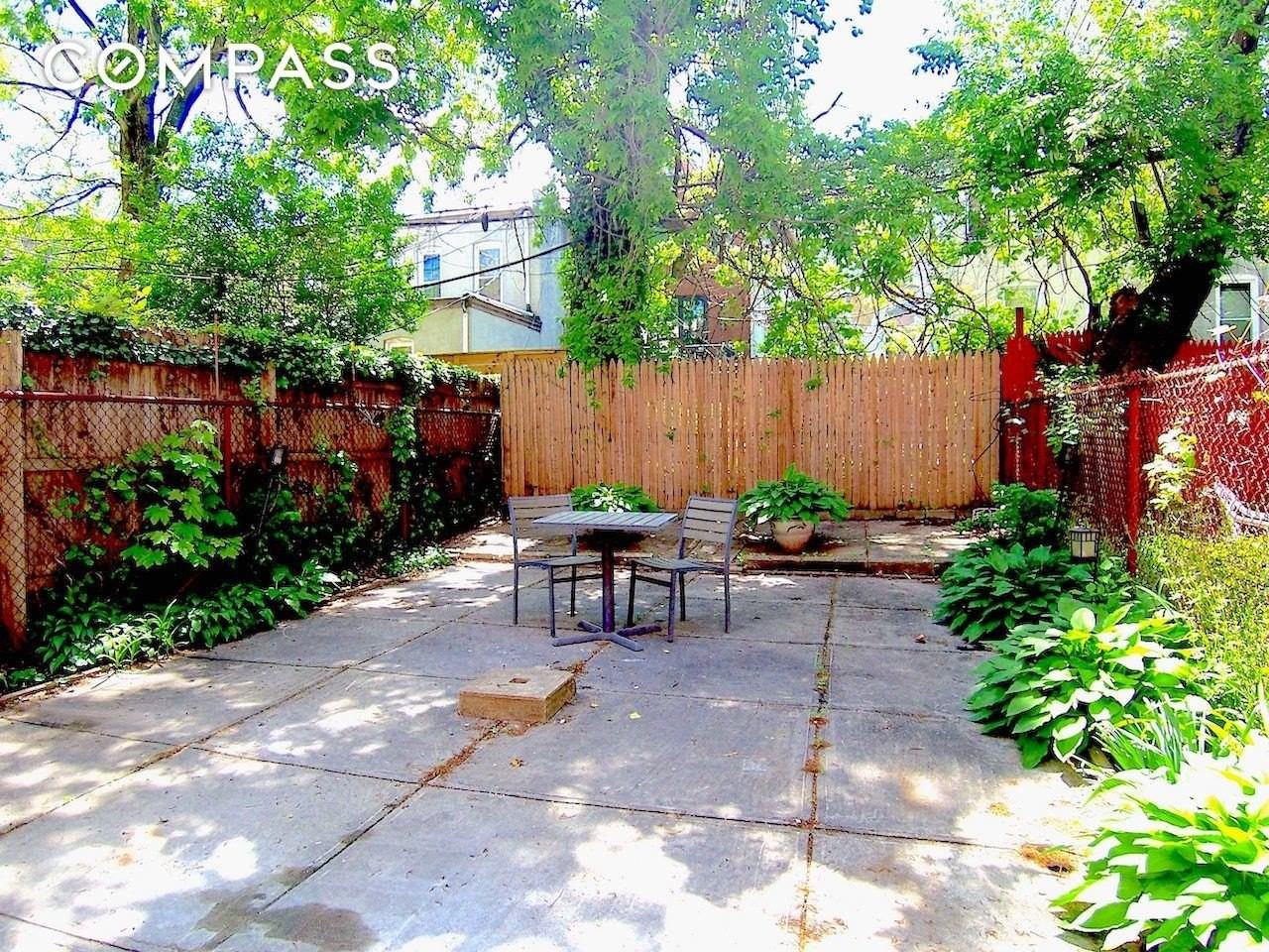 554 Decatur St #1 - Photo 7 of 7