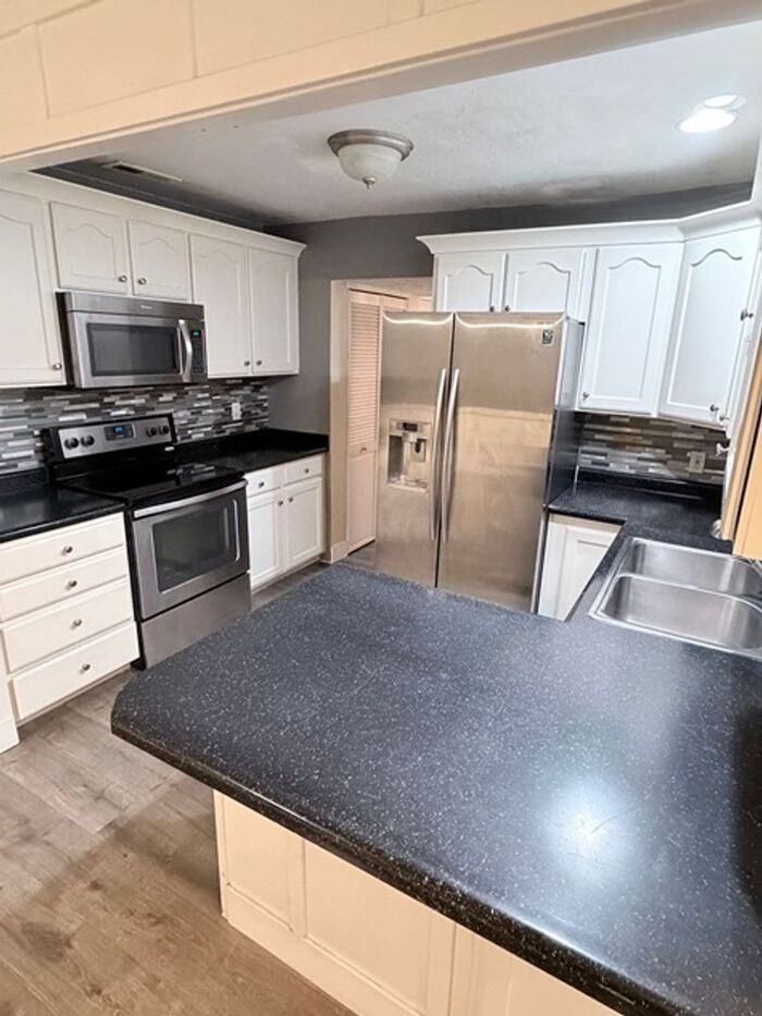 754 E 3900 S #16 - Photo 4 of 14