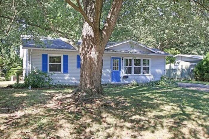 2725 Sonora St - Photo 2 of 25