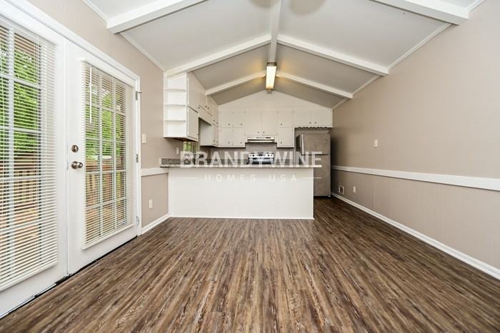 5515 Scofield Rd - Photo 5 of 23