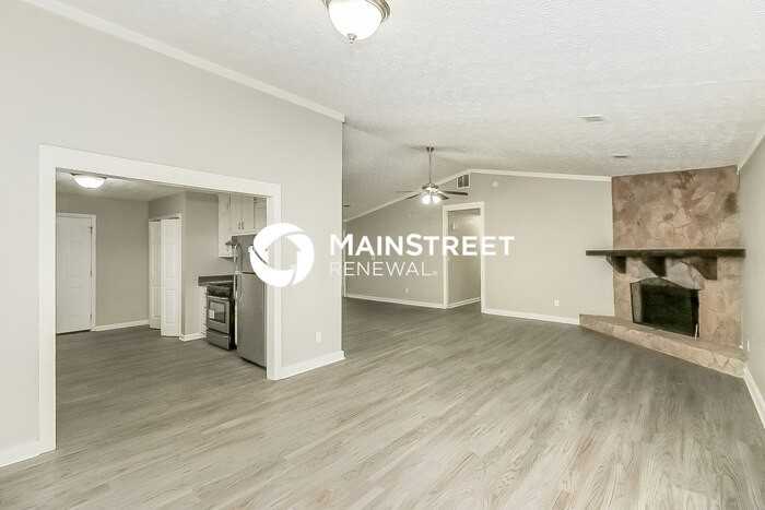 640 Post Oak Rd - Photo 3 of 16