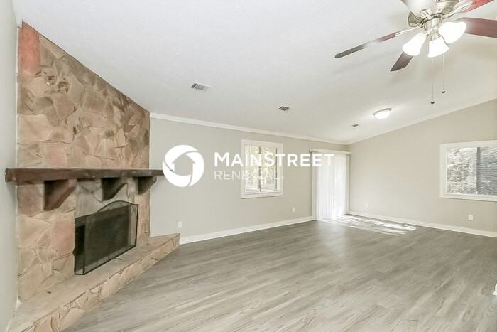 640 Post Oak Rd - Photo 6 of 16