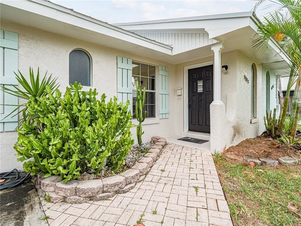 1873 Robalo Dr - Photo 2 of 27