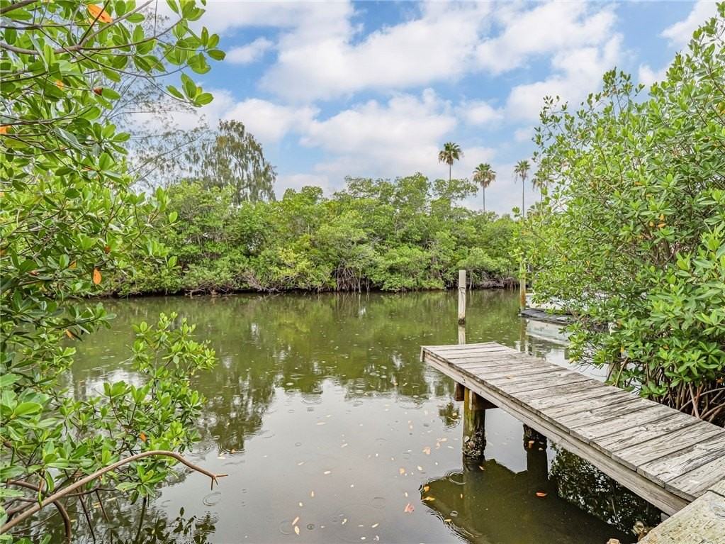1873 Robalo Dr - Photo 3 of 27