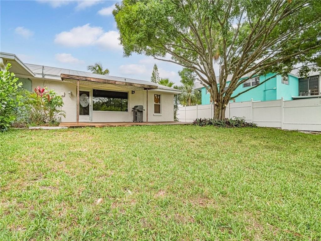 1873 Robalo Dr - Photo 5 of 27