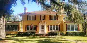 featured image of 704 N Jefferson St