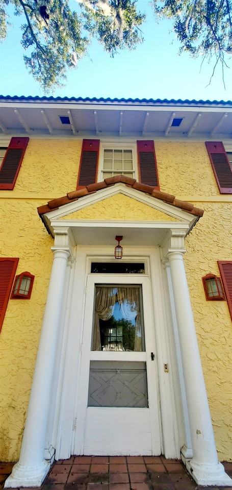 704 N Jefferson St - Photo 3 of 28