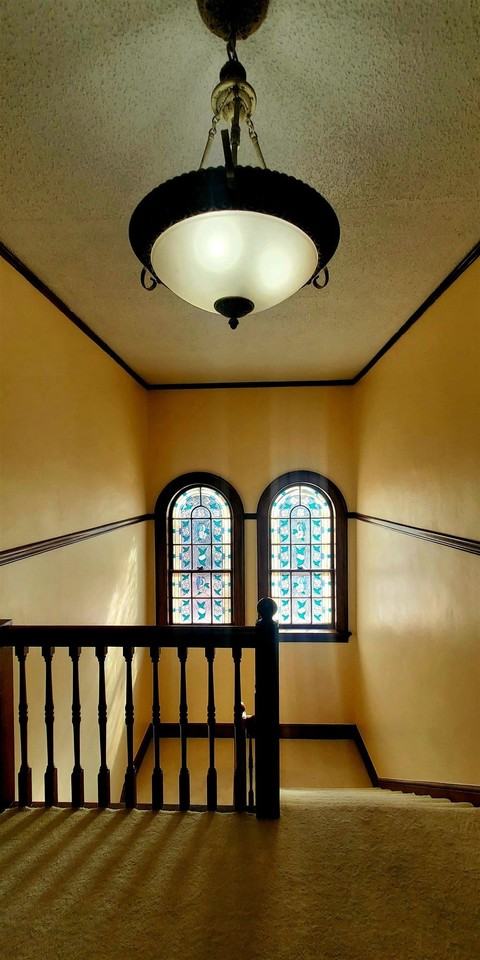 704 N Jefferson St - Photo 6 of 28