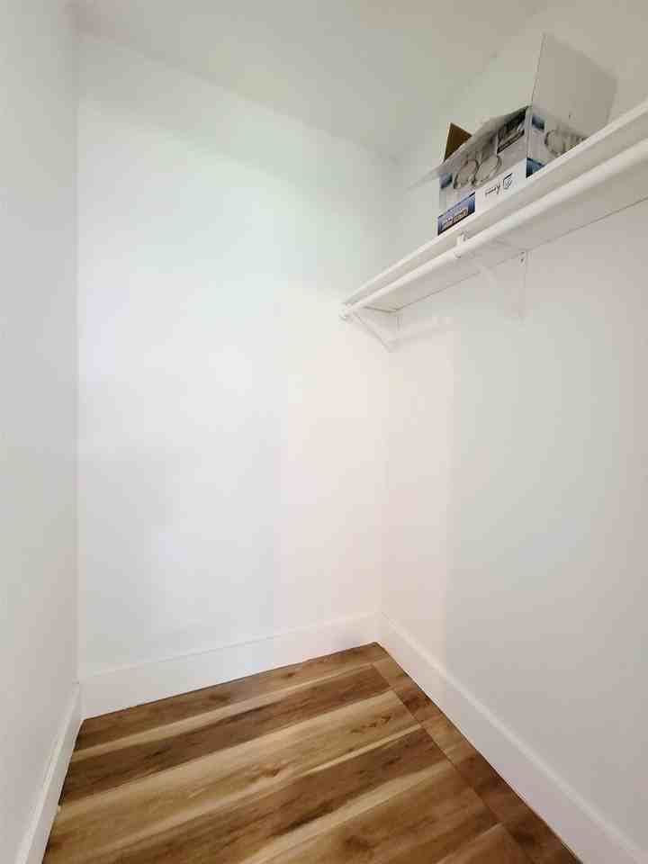 906 N Veterans Dr - Photo 4 of 19