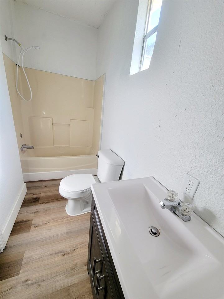 906 N Veterans Dr - Photo 5 of 19
