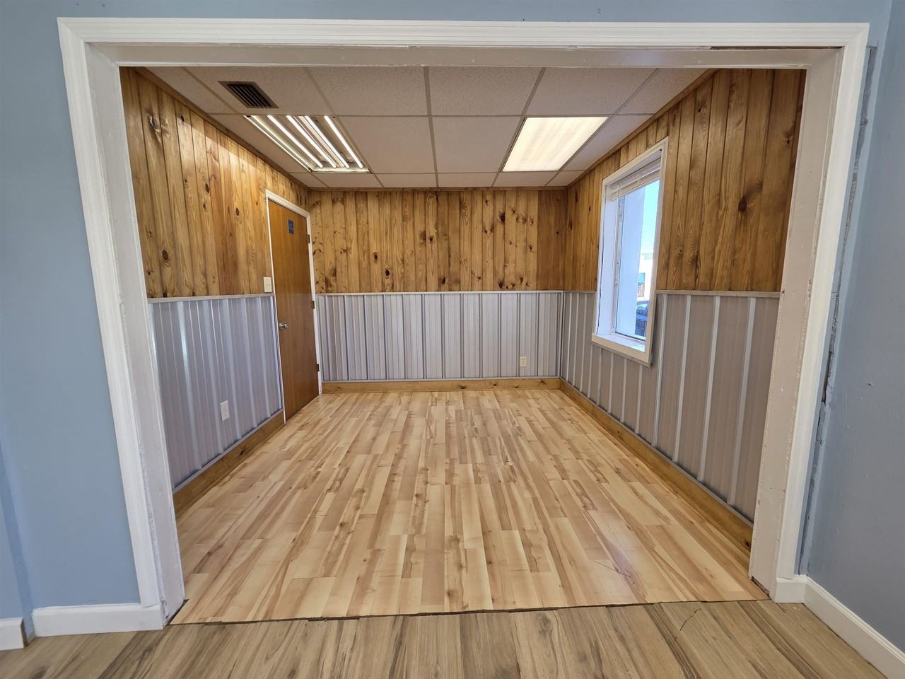 131 N Jefferson St - Photo 6 of 24