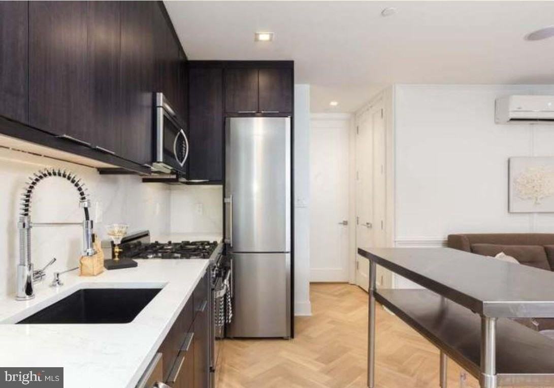 1753 Willard St Nw #1 - Photo 4 of 12