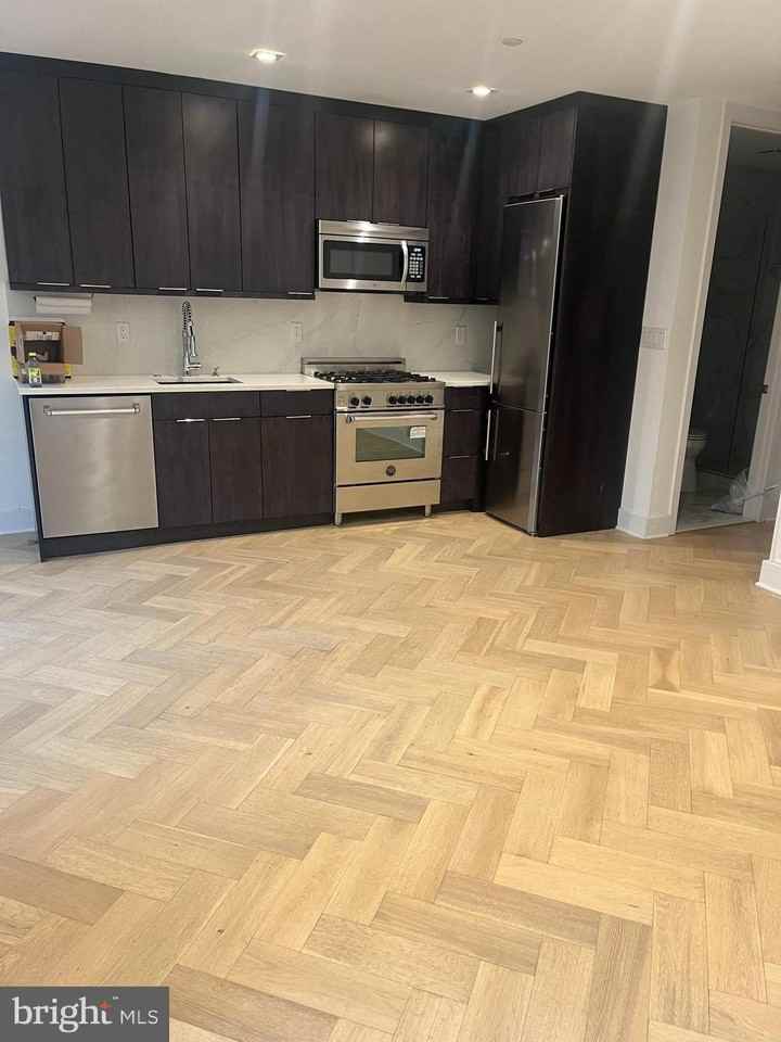 1753 Willard St Nw #1 - Photo 6 of 12