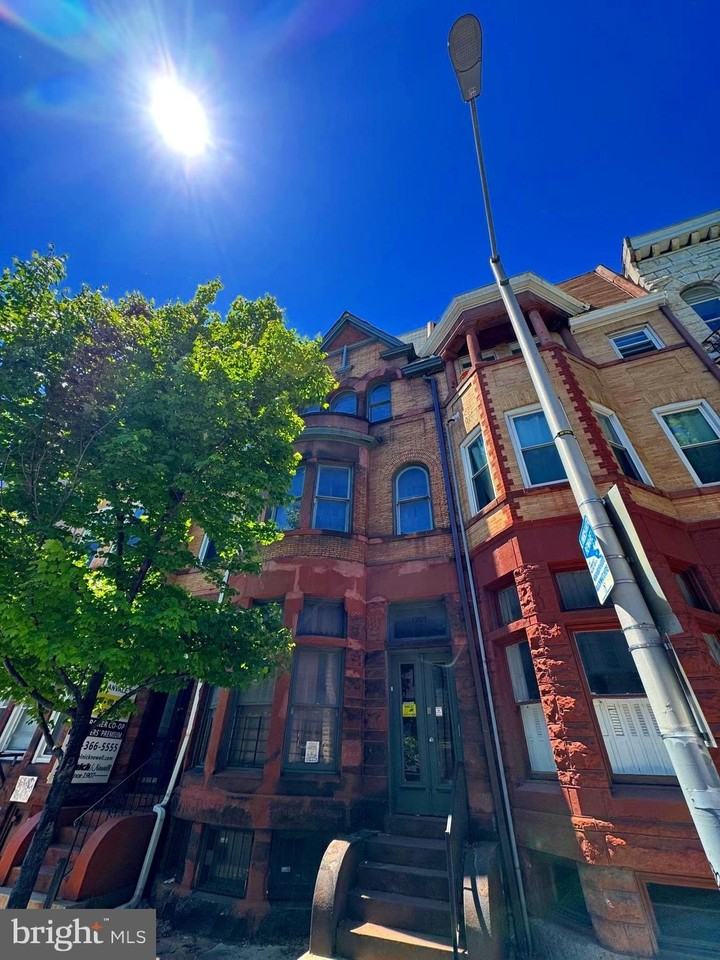 1704 Saint Paul St #1 - Photo 2 of 20