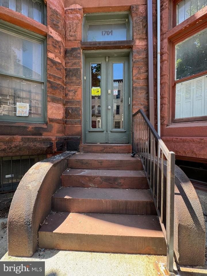 1704 Saint Paul St #1 - Photo 3 of 20