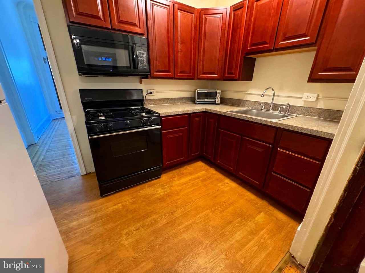 1704 Saint Paul St #1 - Photo 6 of 20