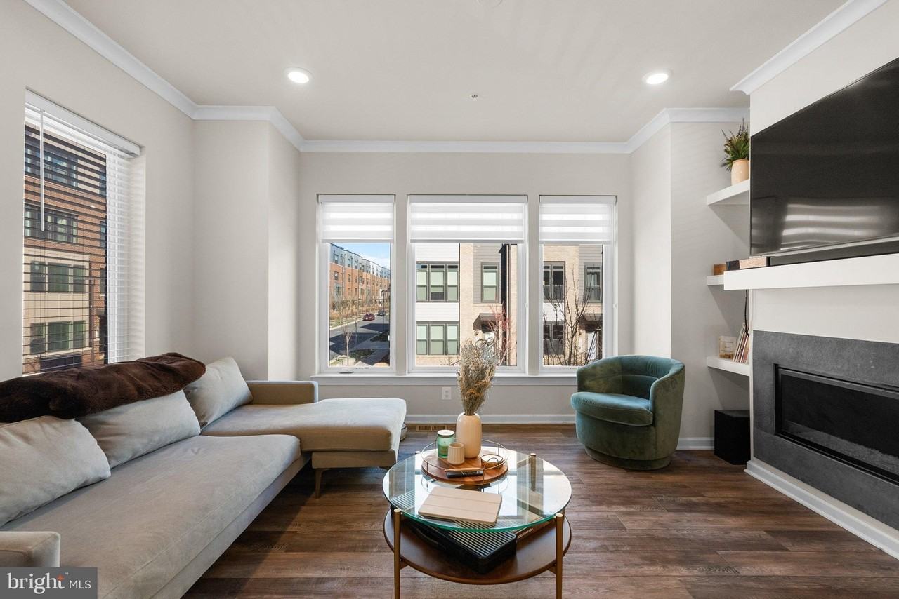 16154 Bowery St - Photo 6 of 37