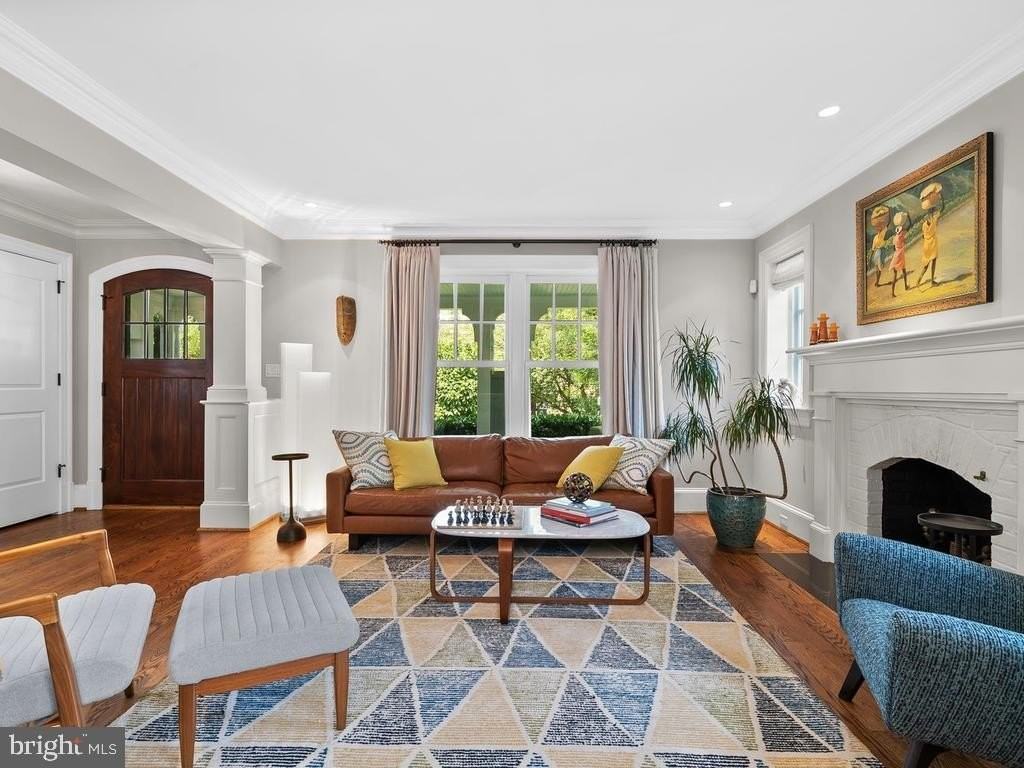 4400 Elm St - Photo 4 of 50