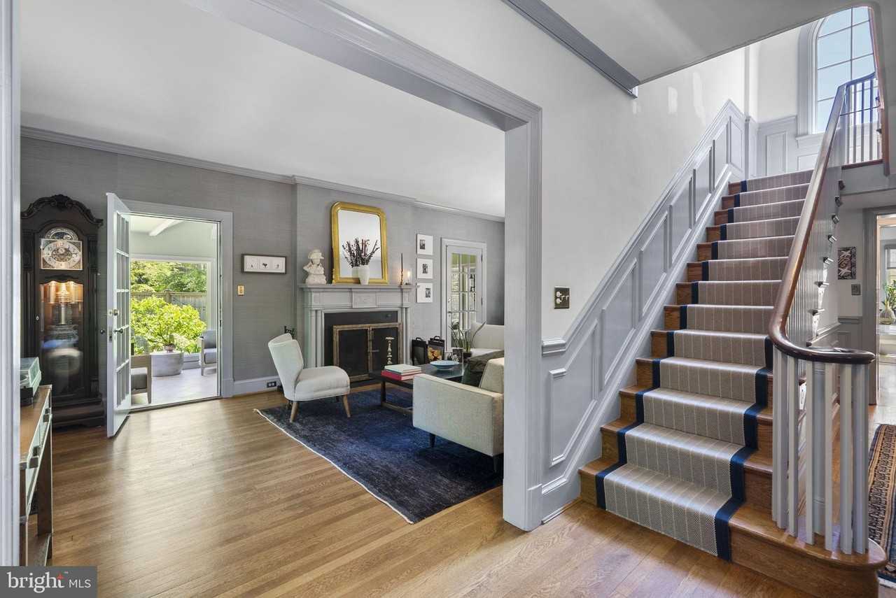 3908 Oliver St - Photo 5 of 50
