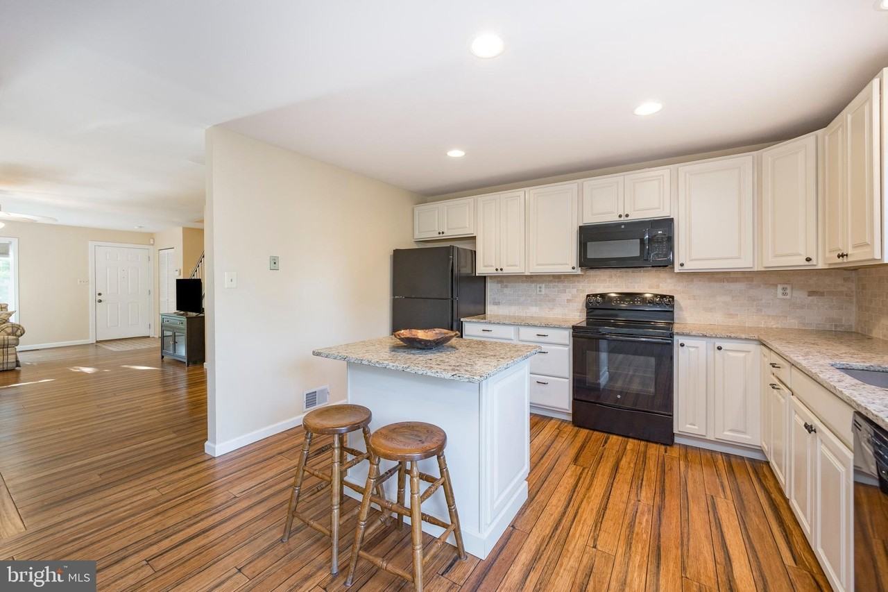 3930 Gatehouse Ln - Photo 4 of 29
