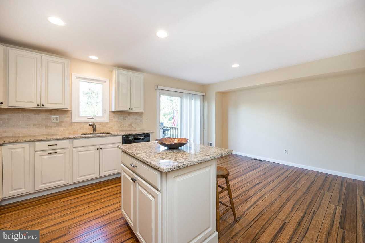 3930 Gatehouse Ln - Photo 5 of 29