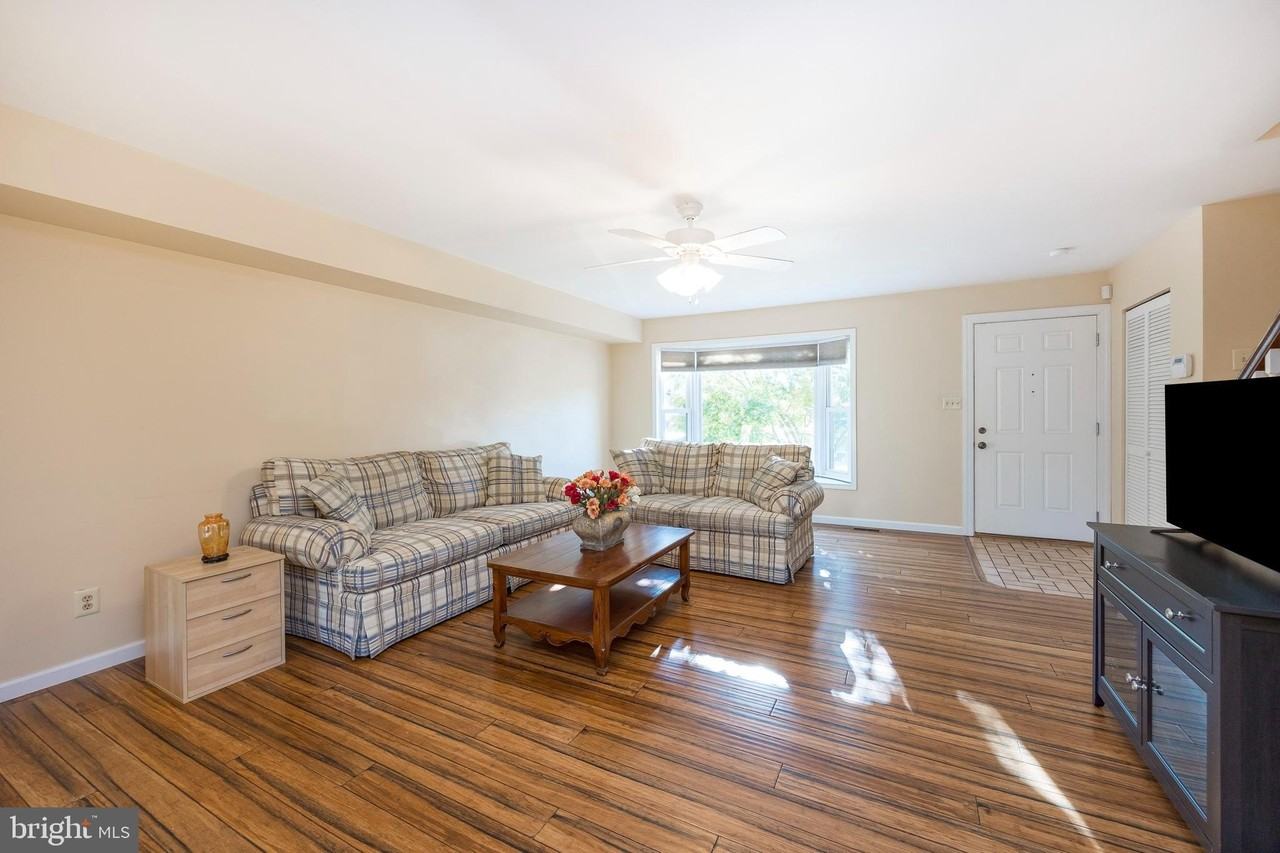 3930 Gatehouse Ln - Photo 7 of 29