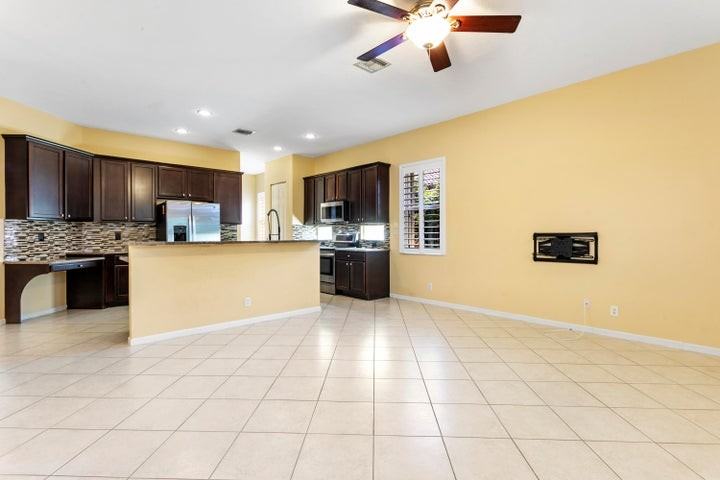 3366 Harness Circle - Photo 2 of 9