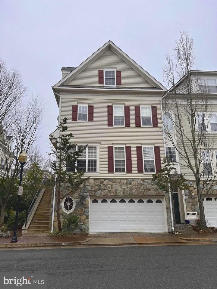 5060 Kilburn St - Photo 2 of 45
