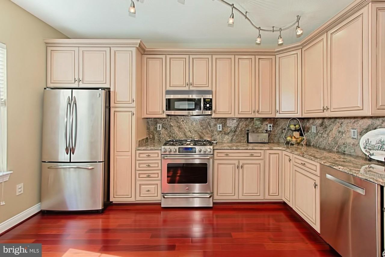 5060 Kilburn St - Photo 5 of 45