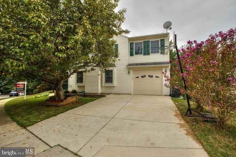 5820 Silchester St - Photo 4 of 47