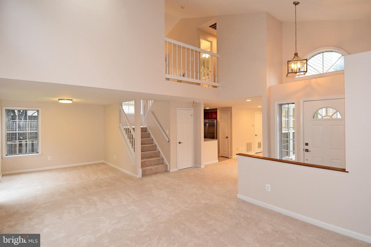 6008 Good Lion Ct - Photo 5 of 33